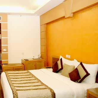 Hotel Saffron Kiran, Faridabad 4